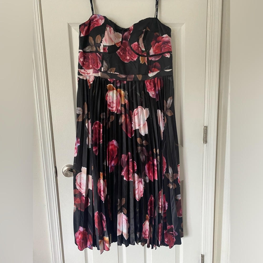 NWT 🛍️ City Chic Strapless Satin Pleated Midi Dress Size 18